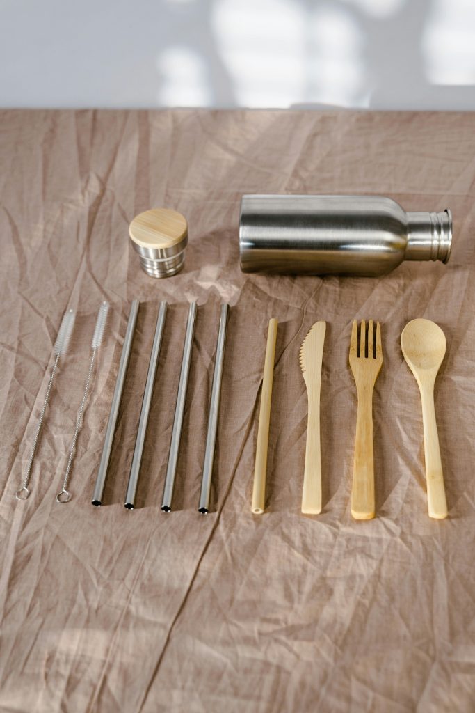 Wooden Spoons, Metal straws, Aluminum bottle.